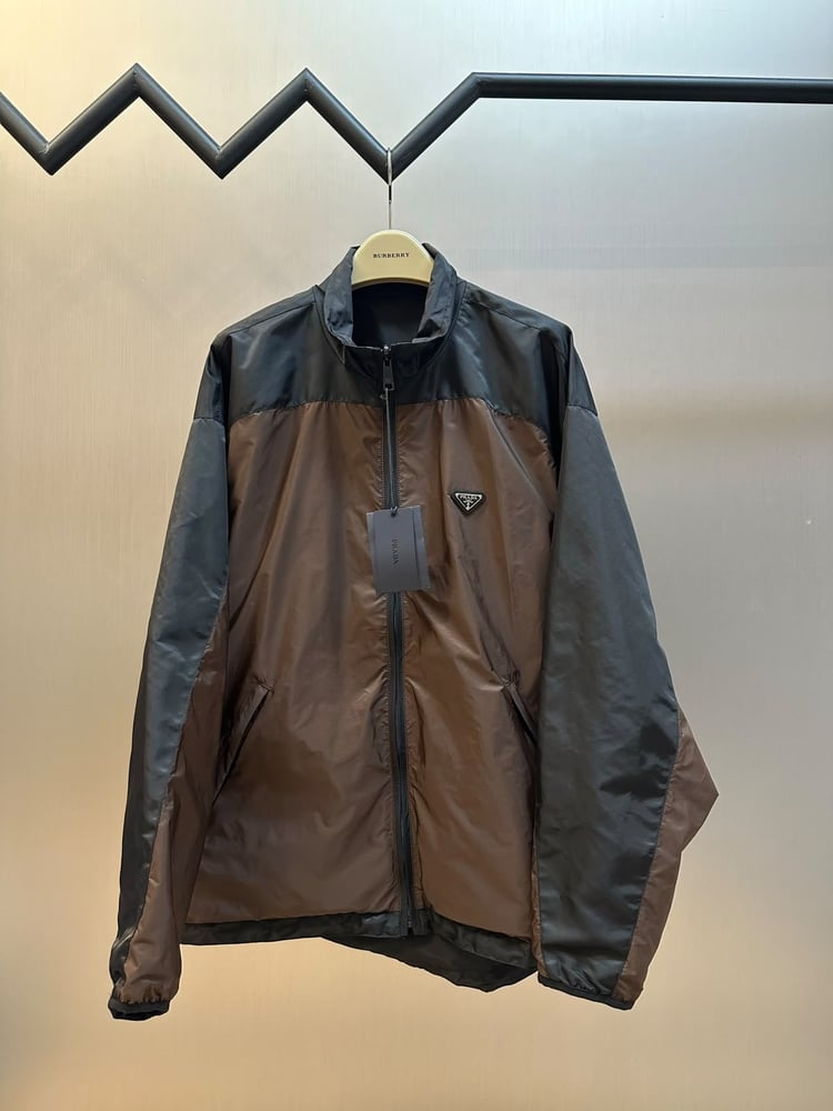 جاكيت برادا التقني الفاخر (Prada Technical Nylon Jacket)