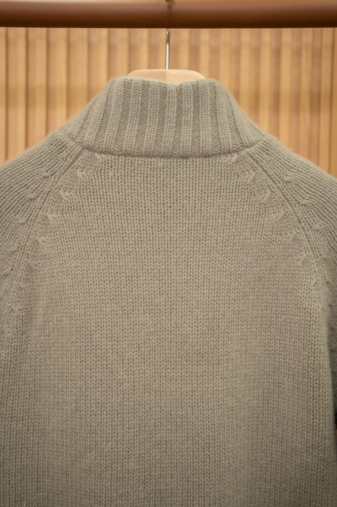 معطف تريكو فاخر بسحاب مرتفع من برونيلو كوتشينيلي (Brunello Cucinelli Cashmere Full-Zip Knit Cardigan)