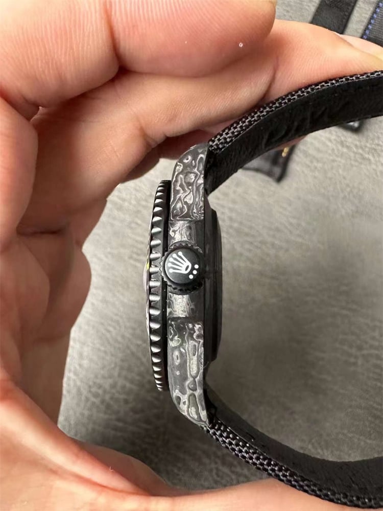 ساعة دي دبليو كربون يلو سابمارينر - VSFactory (DiW Carbon Yellow Submariner)