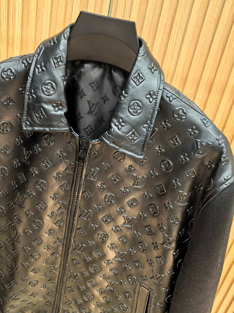 جاكيت لويس فيتون المنقوش الفاخر (Louis Vuitton Monogram Embossed Jacket)