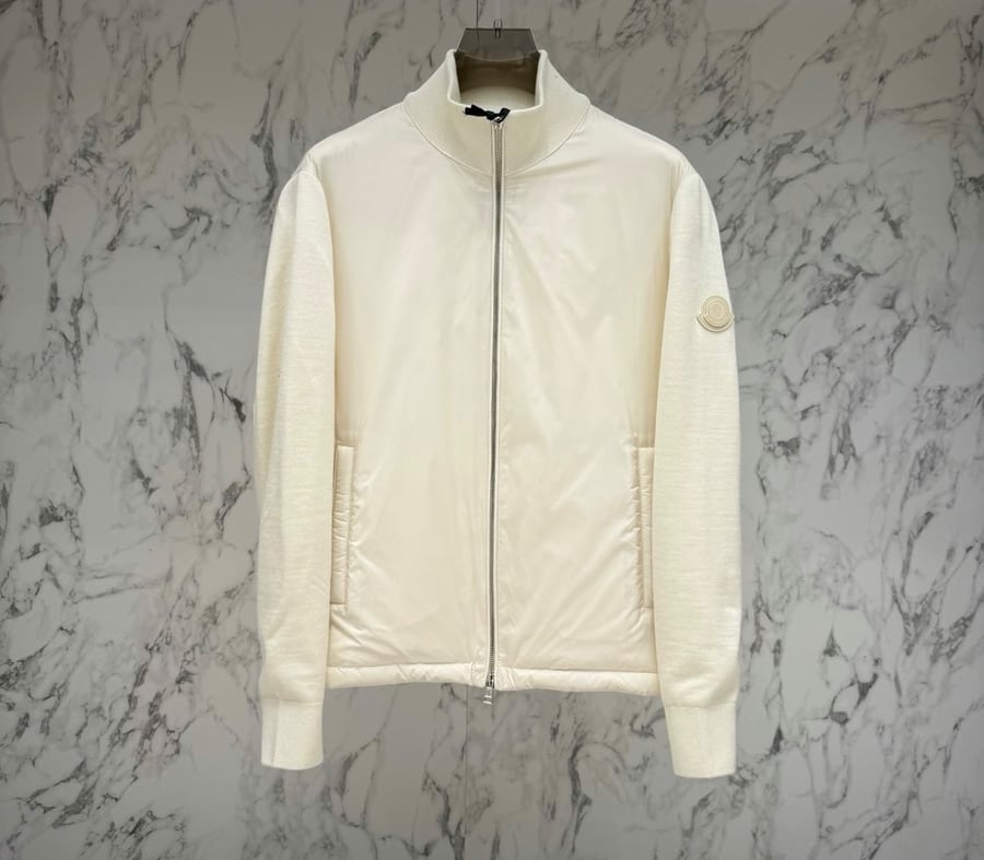 جاكيت رجالي فاخر بتصميم هجين من مونكلير (Moncler)