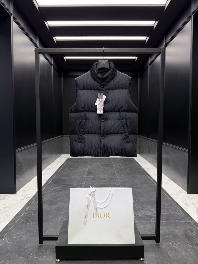 سديري منفوخ (جيليت) رجالي فاخر بنقشة أوبليك من كريستيان ديور (Christian Dior)