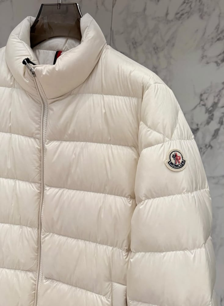 جاكيت شتوي رجالي منفوخ فاخر من مونكلير (Moncler)