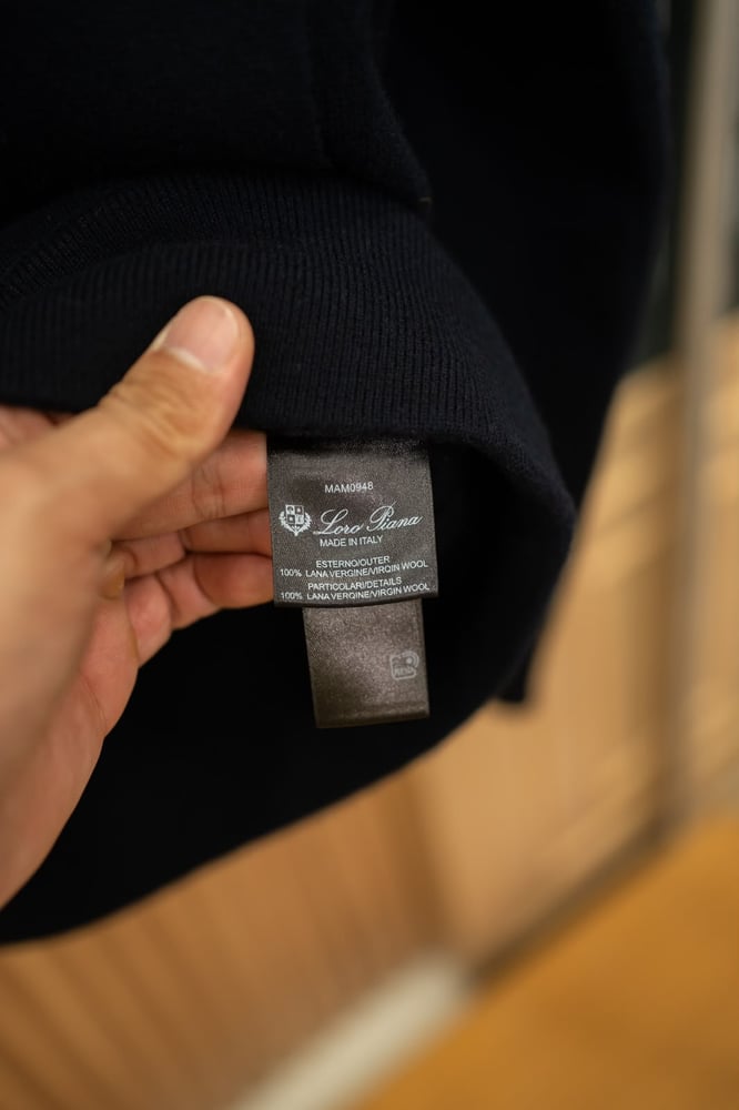 طقم كشمير فاخر بسحاب من لورو بيانا (Loro Piana Cashmere Zip-Up Tracksuit)