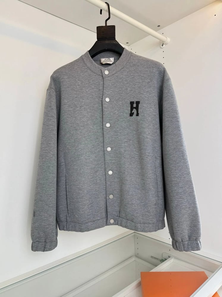 جاكيت رجالي رمادي أنيق من هيرميس (Hermès)
