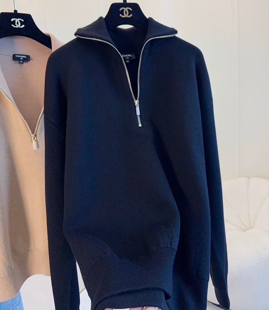 سويتر "شانيل" (Chanel) النسائي الفاخر بسحاب نصفّي