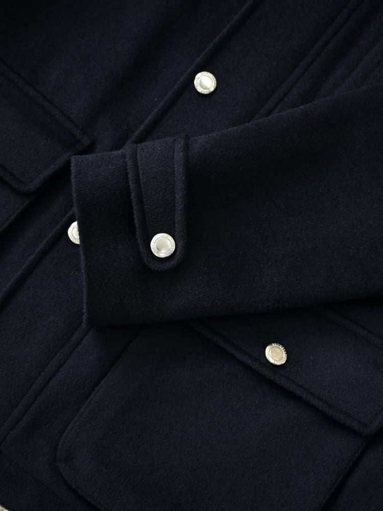 جاكيت برونيلو كوتشينيلي الرجالي الفاخر من الصوف بياقة جلدية (Brunello Cucinelli Wool Field Jacket with Leather Collar)