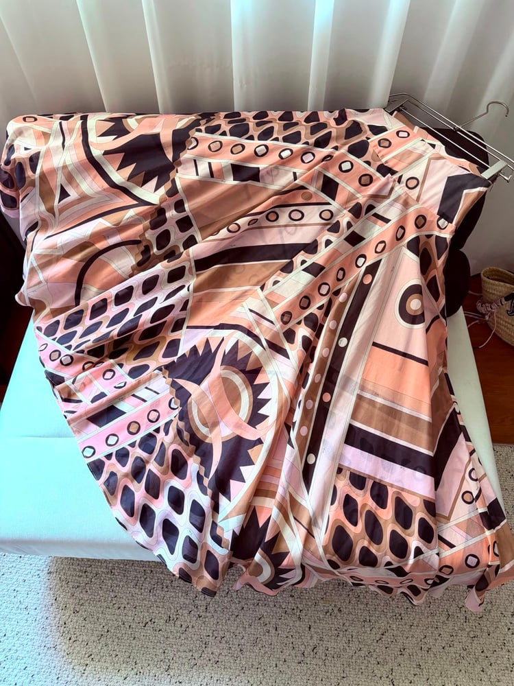 تنورة "بويتشي" القطنية بنقشة هندسية (Pucci Cotton Geometric Print Midi Skirt)