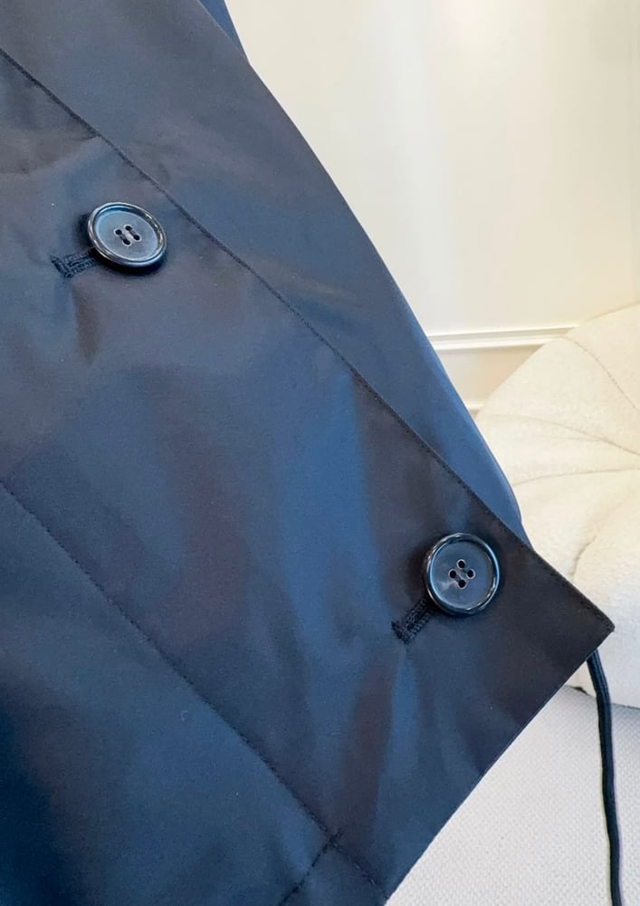 جاكيت نسائي فاخر بتصميم عالي الرقبة من برادا (Prada Nylon Zip & Button Jacket)