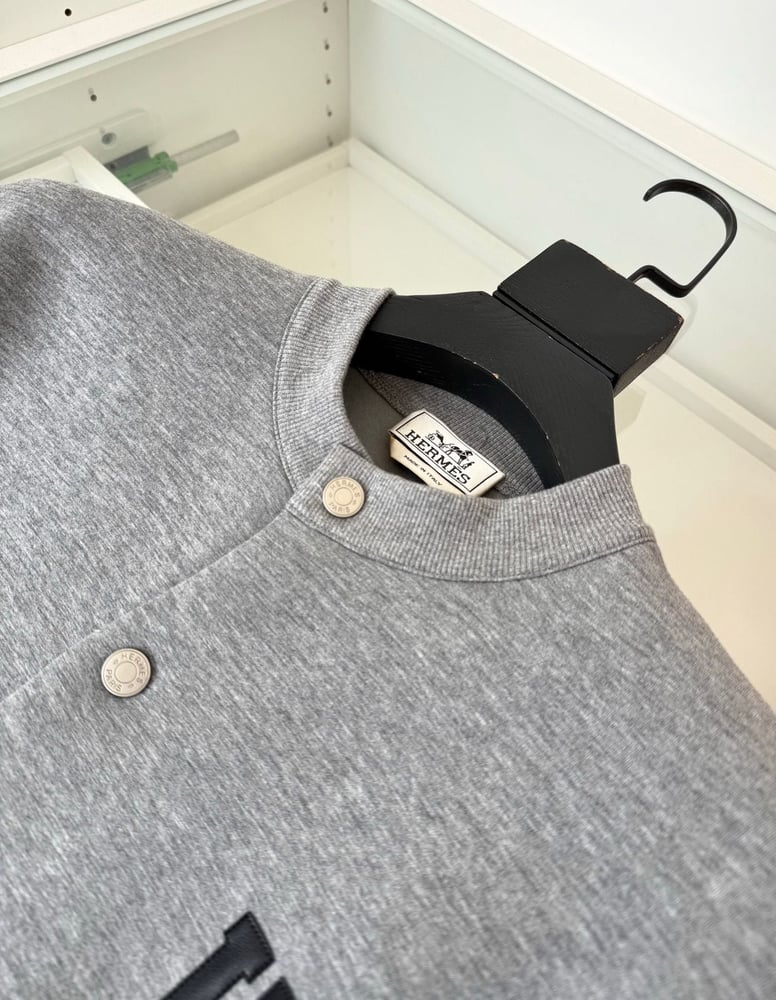 جاكيت رجالي رمادي أنيق من هيرميس (Hermès)