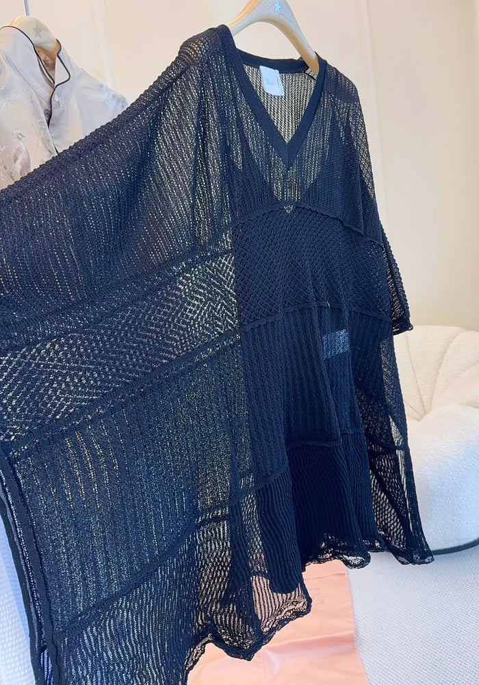 بلوزة / كيب "ديور" (Dior) الفاخرة