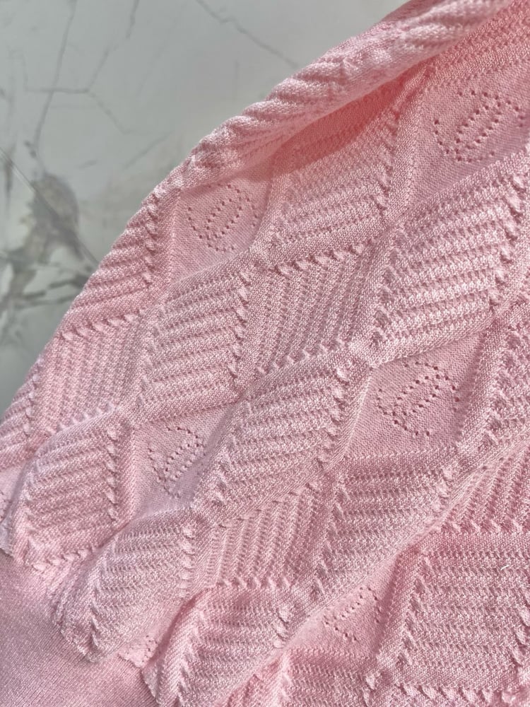 بلوزة Chanel المحبوكة بنقشة الألماس