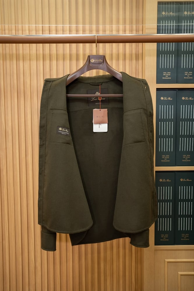 جاكيت كشمير فاخر بجيوب على الصدر من لورو بيانا (Loro Piana Men's Cashmere Overshirt / Jacket)