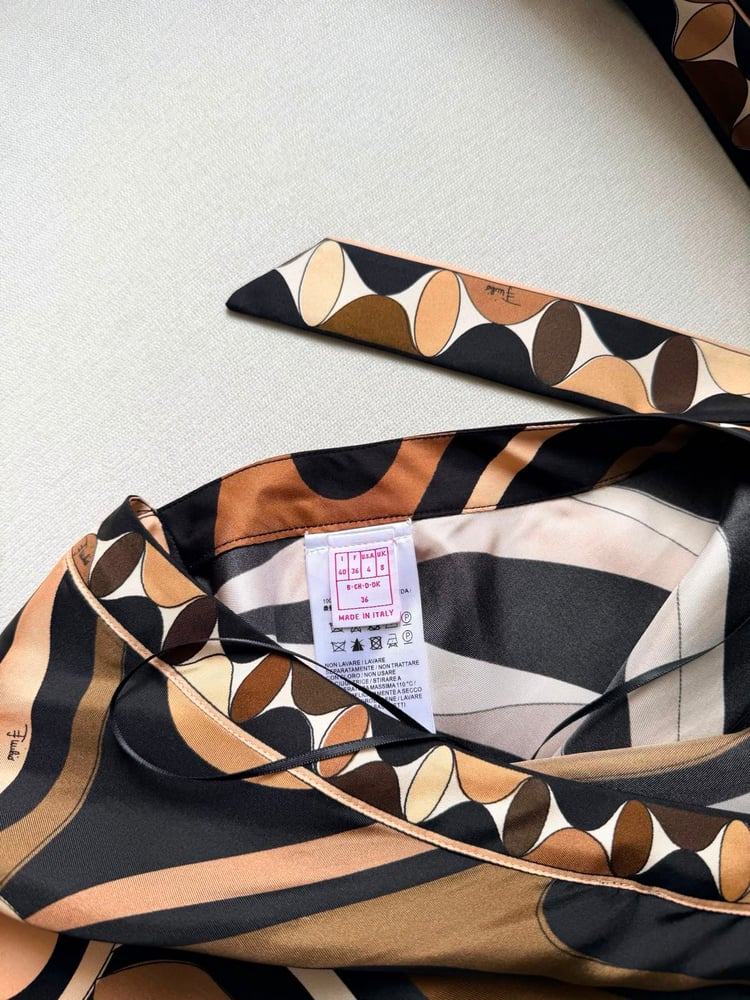 فستان "بويتشي" الحريري بياقة هولتر (Pucci Silk Halter Dress)