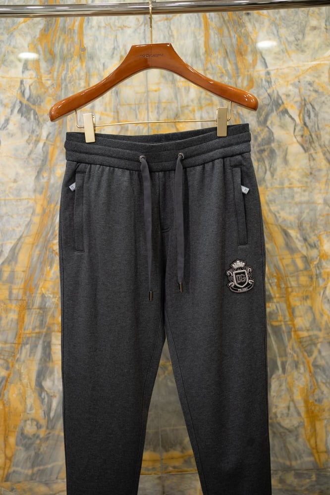 طقم رياضي فاخر للرجال من دولتشي آند غابانا (Dolce & Gabbana Tracksuit)