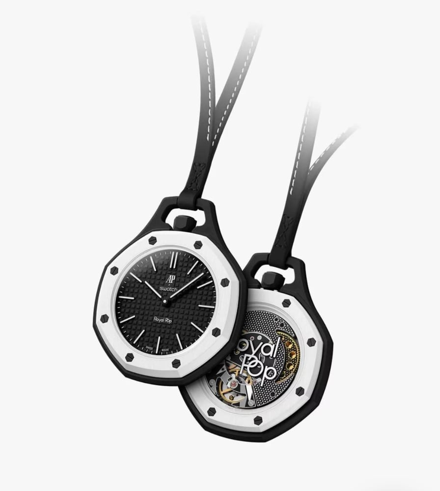 ساعة AP X SWATCH OCHO NEGRO بتصميم قلادة أسود
