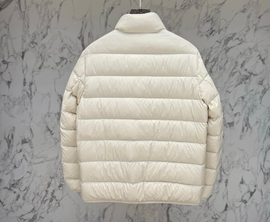 جاكيت شتوي رجالي منفوخ فاخر من مونكلير (Moncler)
