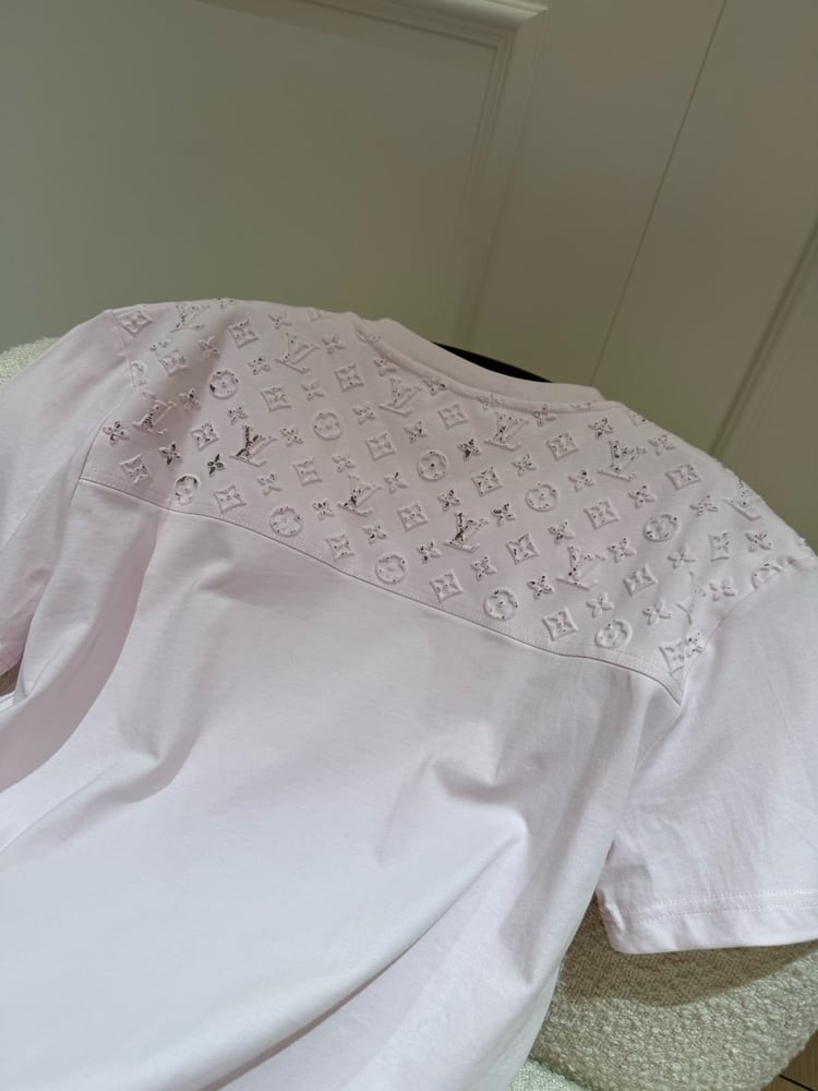 تيشيرت فاخر للرجال من لوي فيتون (Louis Vuitton T-Shirt)