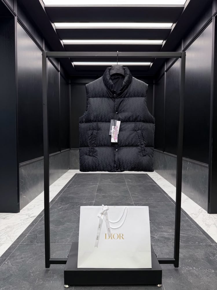 سديري منفوخ (جيليت) رجالي فاخر بنقشة أوبليك من كريستيان ديور (Christian Dior)