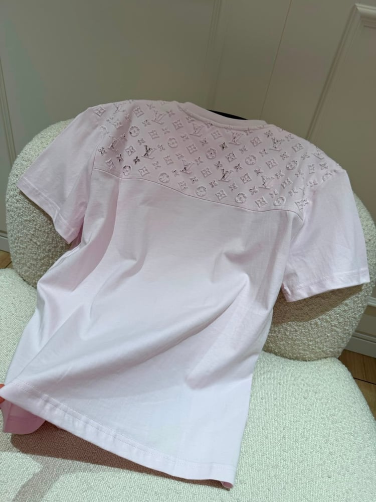 تيشيرت فاخر للرجال من لوي فيتون (Louis Vuitton T-Shirt)