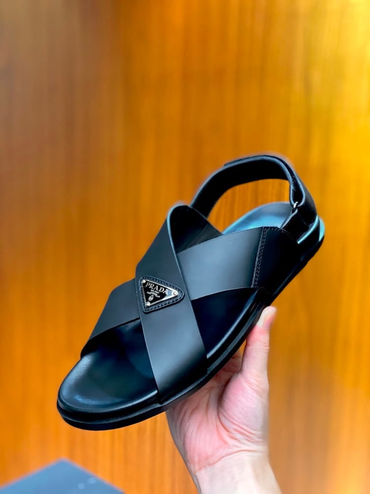 صندل / شبشب رجالي فاخر "برادا" (Prada)