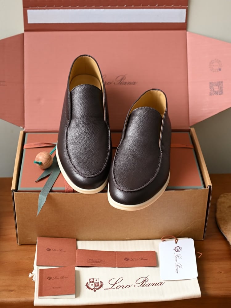 حذاء لورو بيانا الرجالي الفاخر من الجلد الطبيعي ( Loro Piana Open Walk Grained Leather )