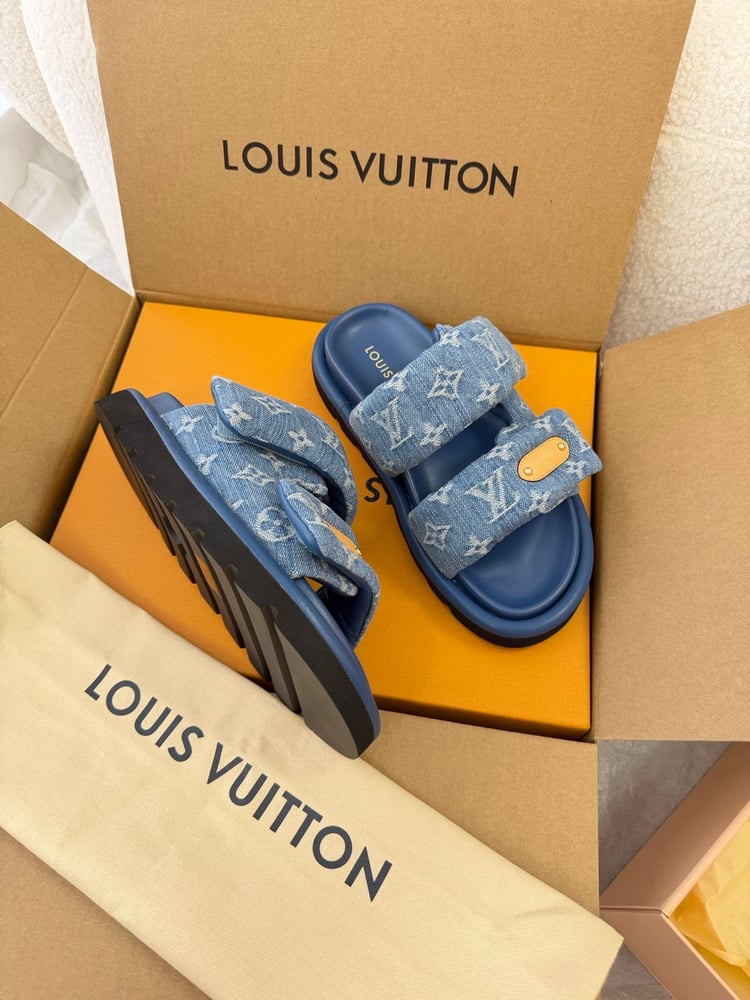 صندل "لويس فيتون" من الدنيم المبطن (Louis Vuitton Padded Denim Sandals)