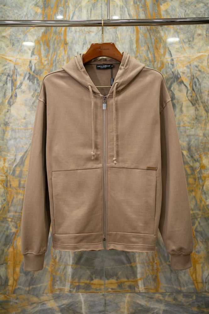 طقم رياضي فاخر للرجال من دولتشي آند غابانا (Dolce & Gabbana Tracksuit)