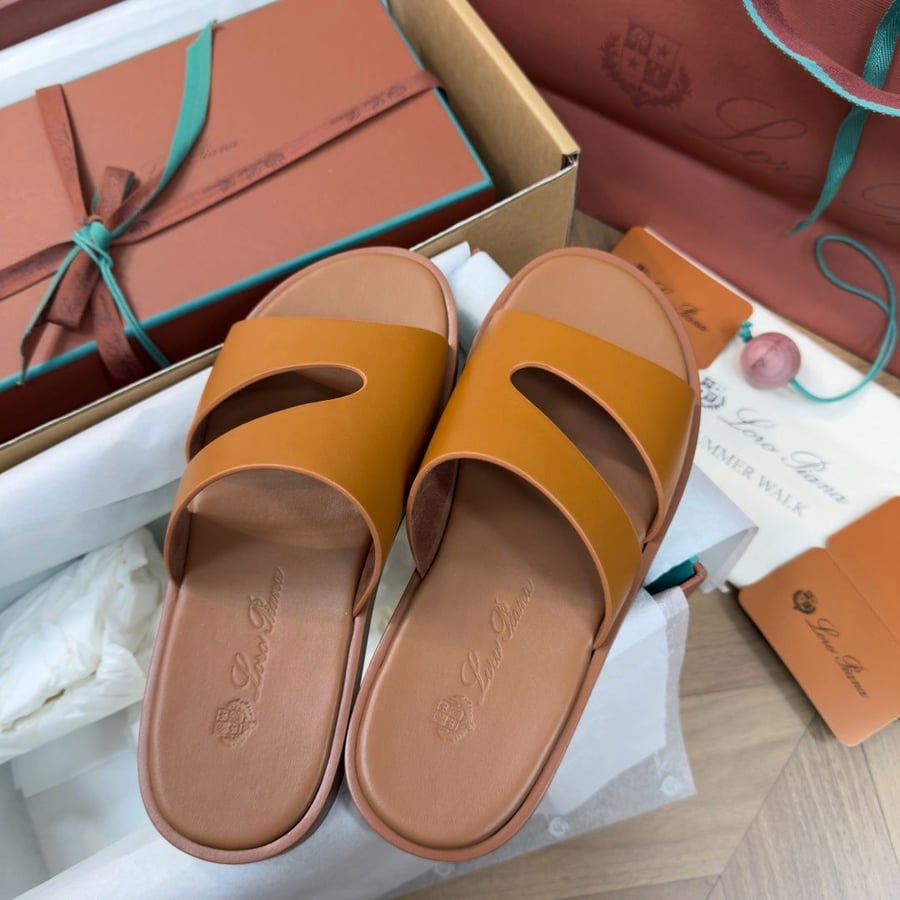 صندل Loro Piana Summer Walk - إصدار الجلد الطبيعي الفاخر