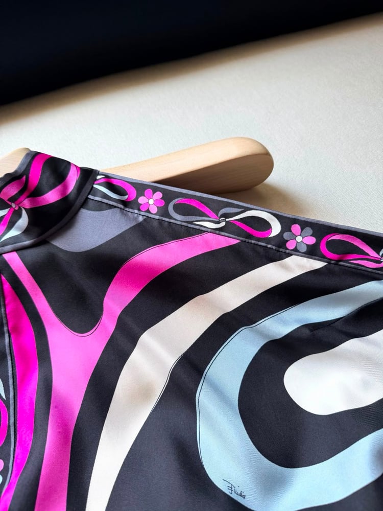 بلوزة "بويتشي" الحريرية بياقة هولتر (Pucci Silk Halter Top)