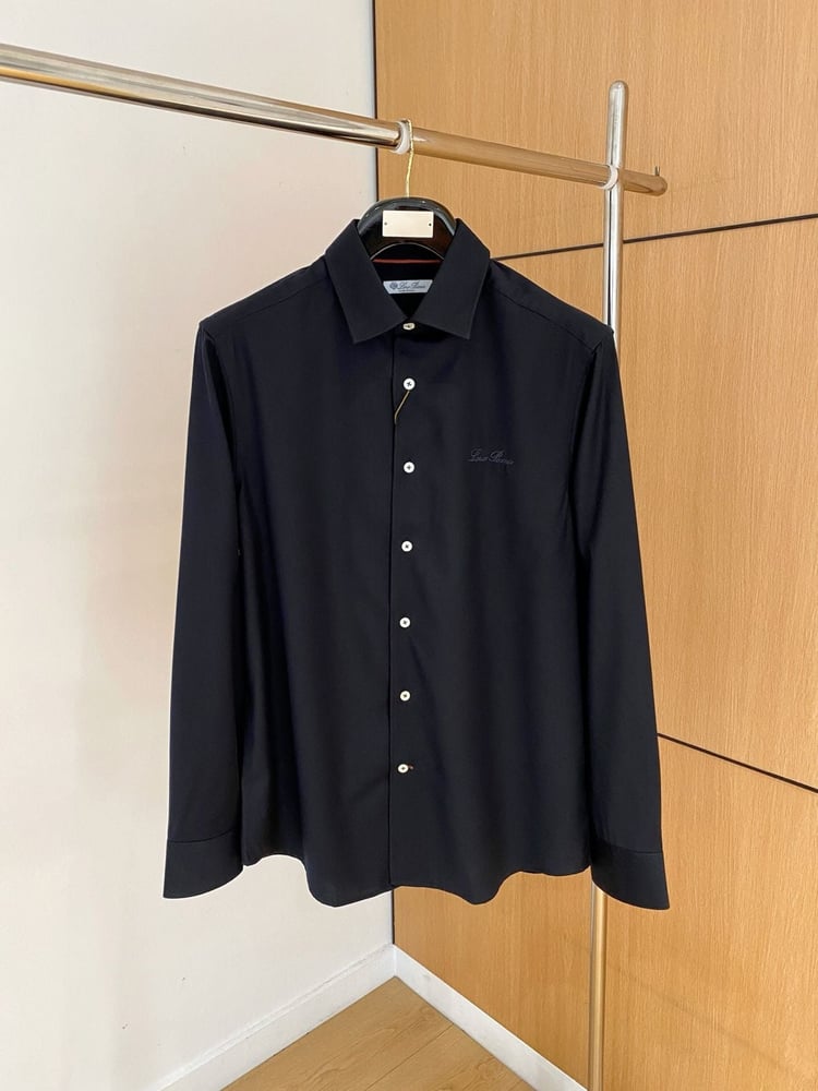 قميص "لورو بيانا" (Loro Piana)