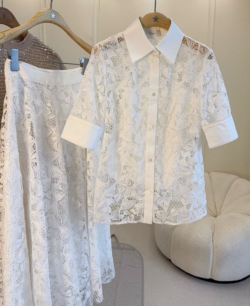 طقم ديور الدانتيل الأبيض الفاخر (Dior White Lace Set)