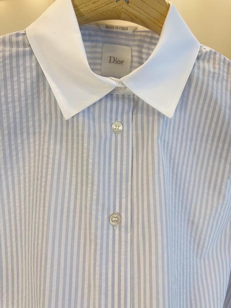 طقم "ديور" (Dior) الفاخر