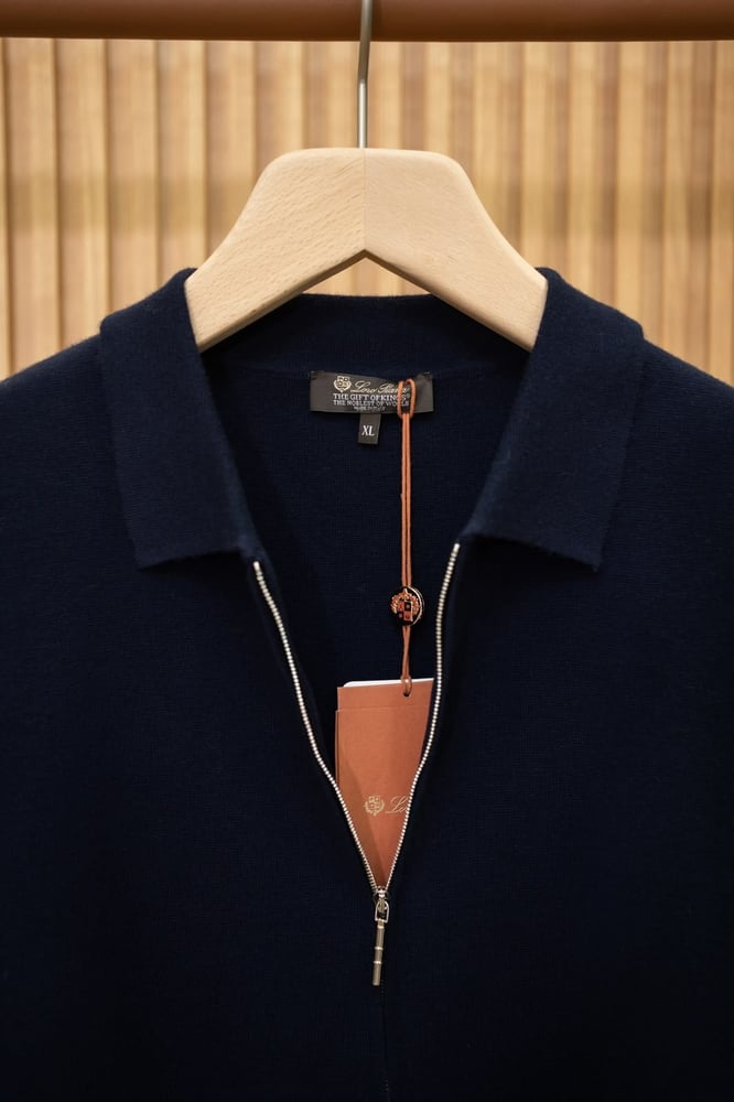 طقم تريكو فاخر بسحاب وياقة بولو من لورو بيانا (Loro Piana Full-Zip Polo Knit Tracksuit)