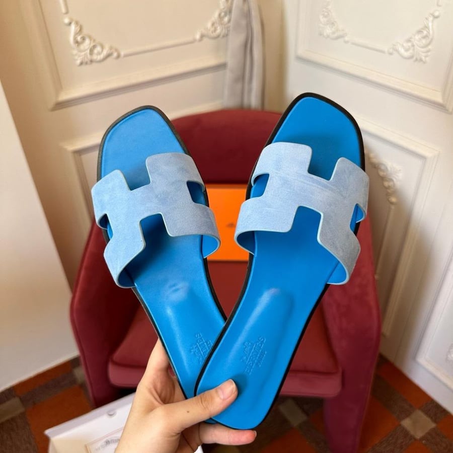 صندل "هيرميس" أوران (Hermès Oran Sandal)