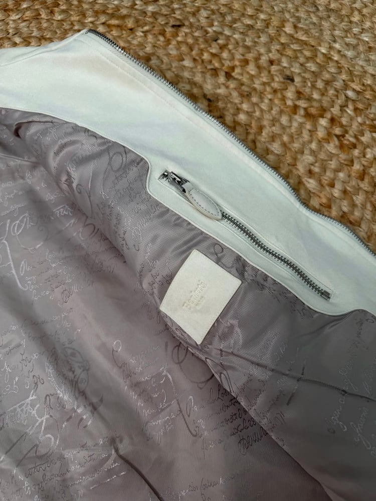 جاكيت جلد / شمواه رجالي فاخر من "برلوتي" (Berluti) باللون الأبيض الأنيق (Off-White Suede Jacket)