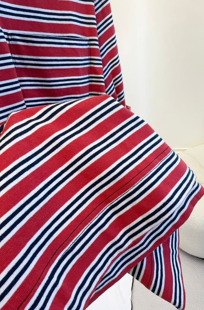 تيشيرت "شانيل" القطني بنقشة مقلمة (CHANEL Striped Cotton T-Shirt)