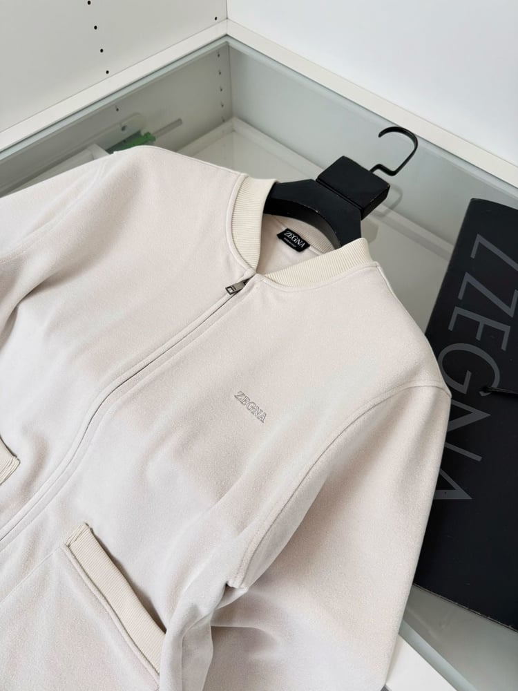 جاكيت بومبر رجالي بيج أنيق من إرمينيجييلدو زينيا (Ermenegildo Zegna)