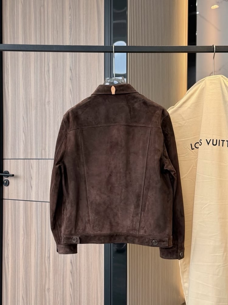 جاكيت لويس فيتون الشمواه الفاخر (Louis Vuitton Suede Trucker Jacket)
