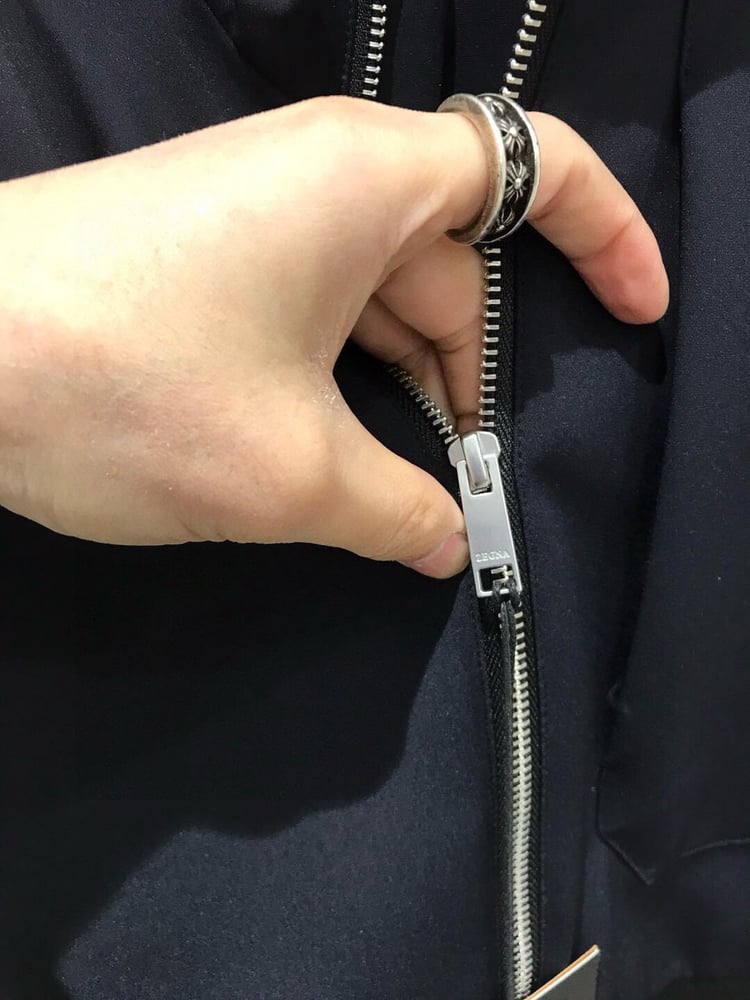طقم إرمينيجيلدو زينيا الرياضي الفاخر (Ermenegildo Zegna Sport Set)