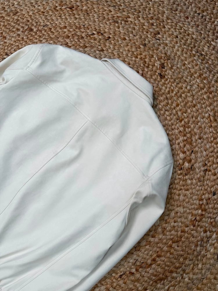 جاكيت جلد / شمواه رجالي فاخر من "برلوتي" (Berluti) باللون الأبيض الأنيق (Off-White Suede Jacket)