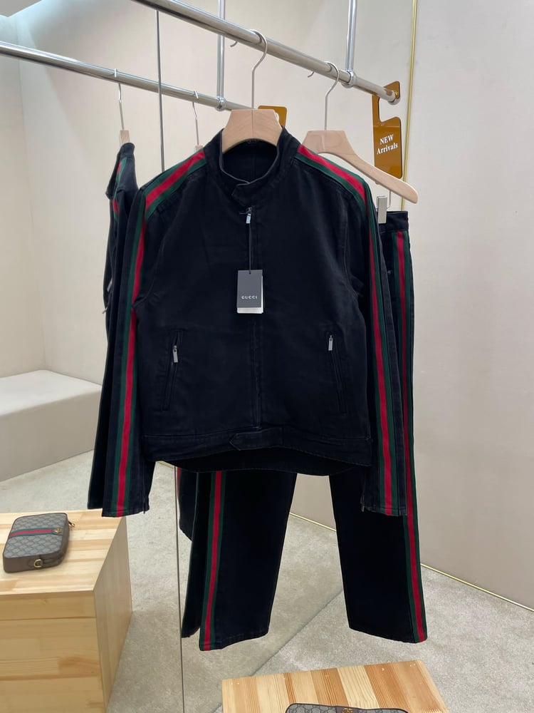 طقم غوتشي الجينز الفاخر (Gucci Denim Jacket & Pants Set)