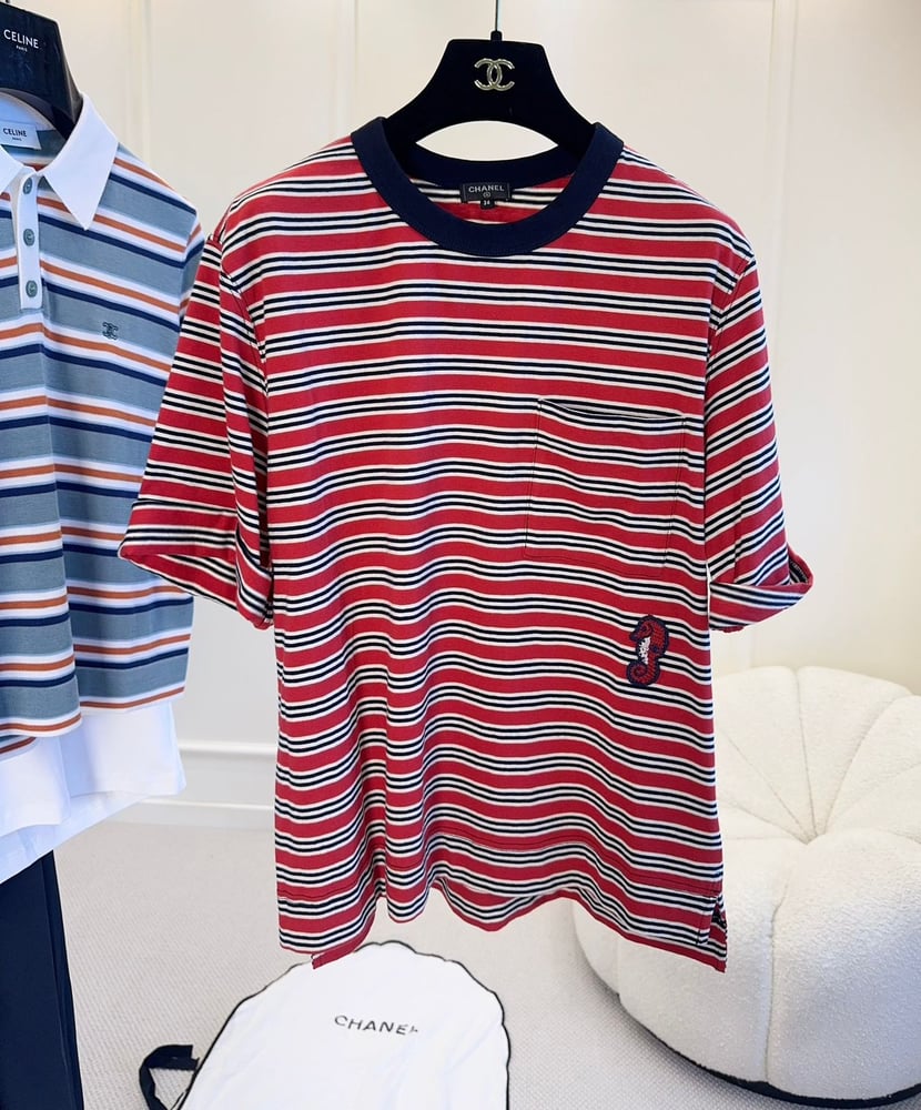 تيشيرت "شانيل" القطني بنقشة مقلمة (CHANEL Striped Cotton T-Shirt)