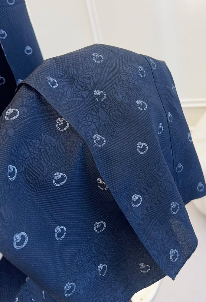 طقم نسائي فاخر منقوش من هيرميس (Hermès)