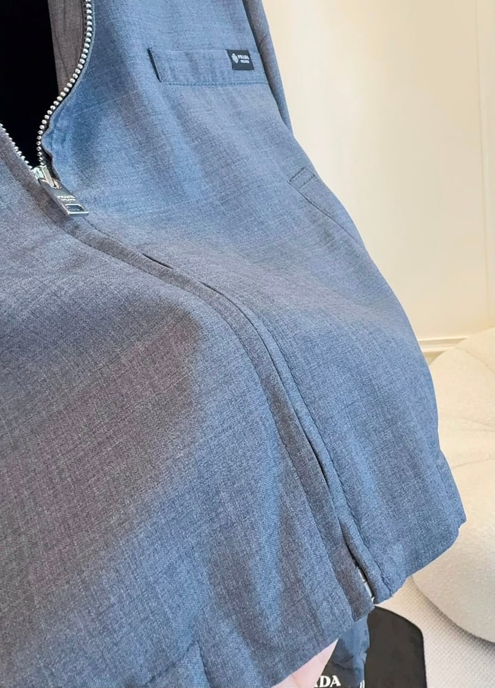 طقم "برادا" العصري (Prada Modern Set)
