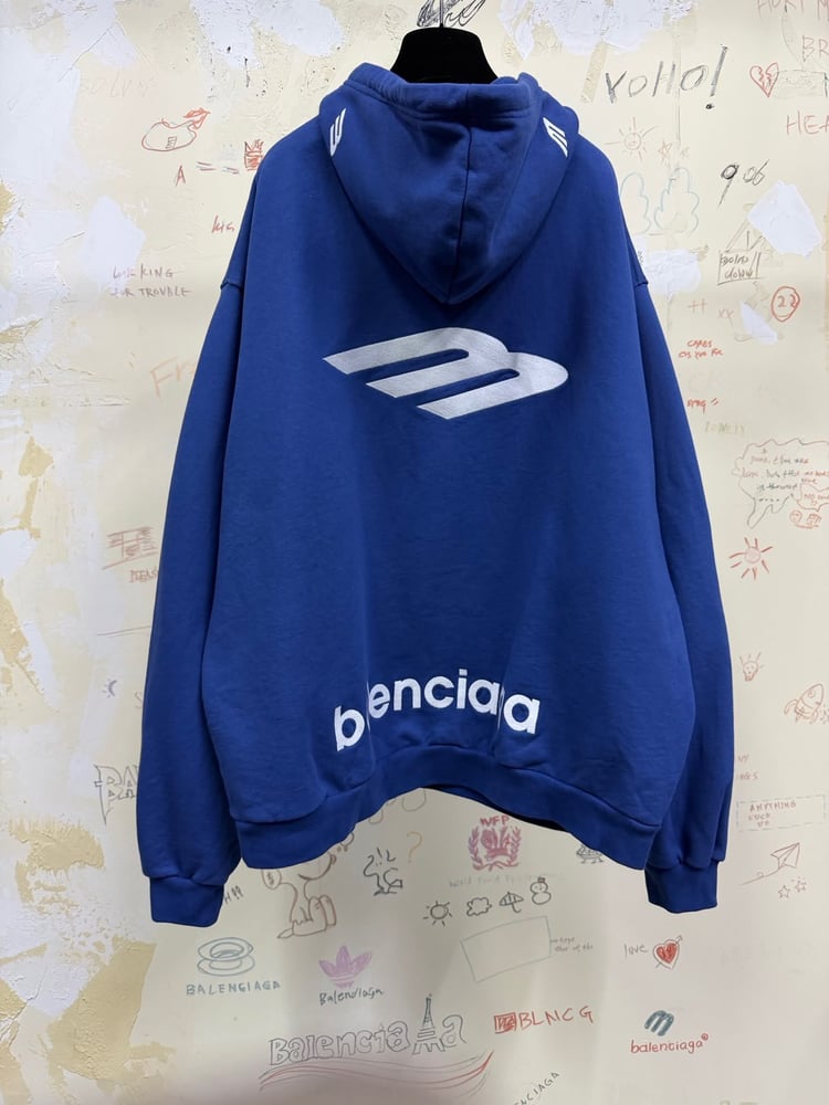 هودي "بالنسياغا" (Balenciaga) الفاخر