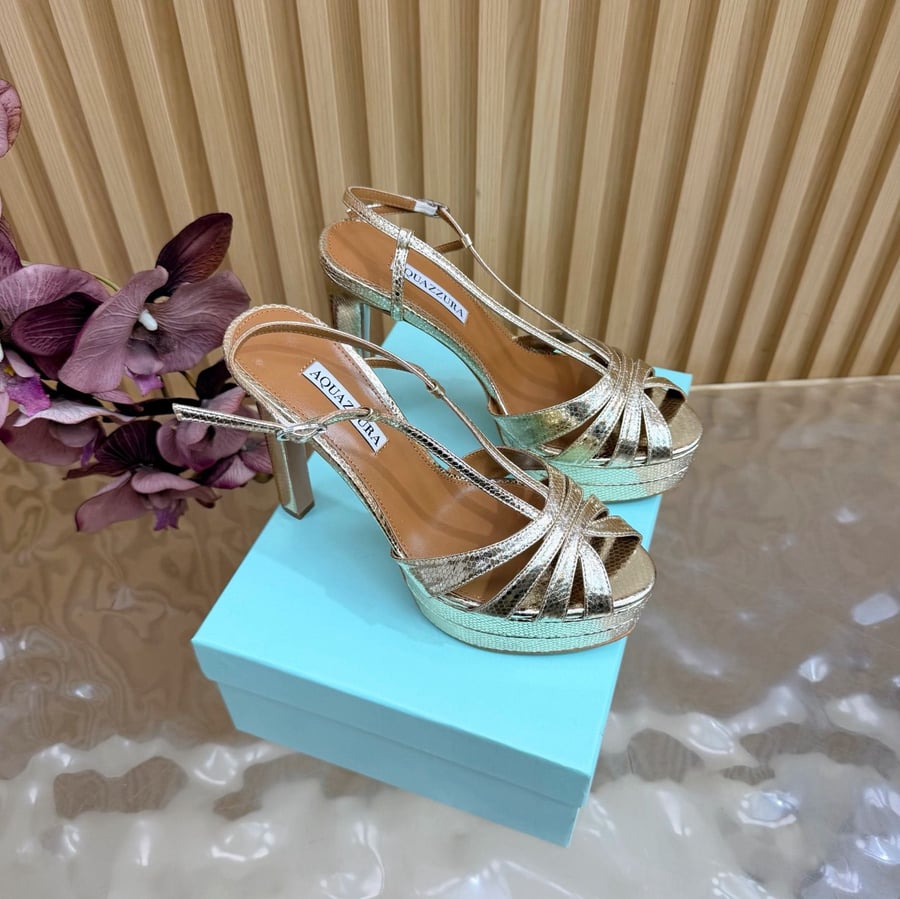 صندل سهرة بكعب عالٍ من  (Aquazzura)