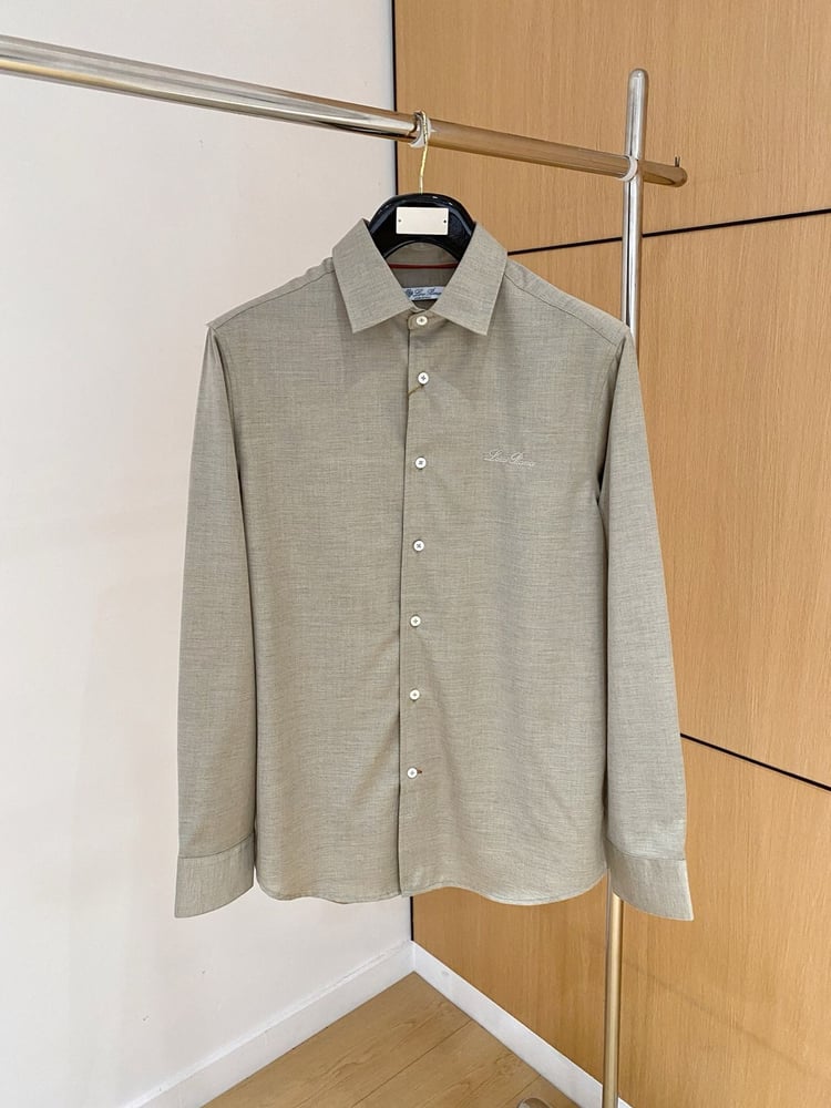 قميص "لورو بيانا" (Loro Piana)