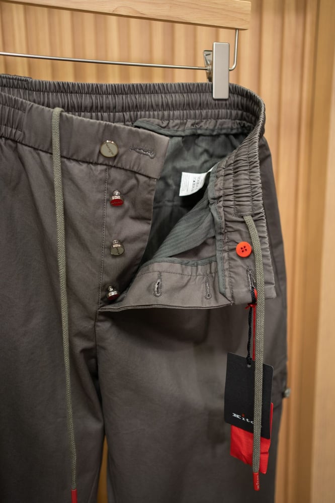 بنطلون "كيتون" (Kiton)