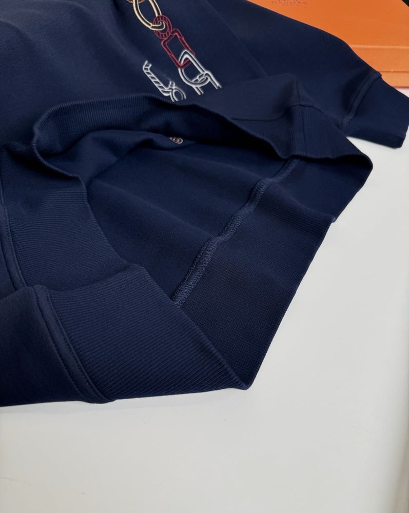 سويت شيرت / بلوفر رجالي فاخر بتفاصيل السحاب الجانبي من "هيرميس" (Hermès)